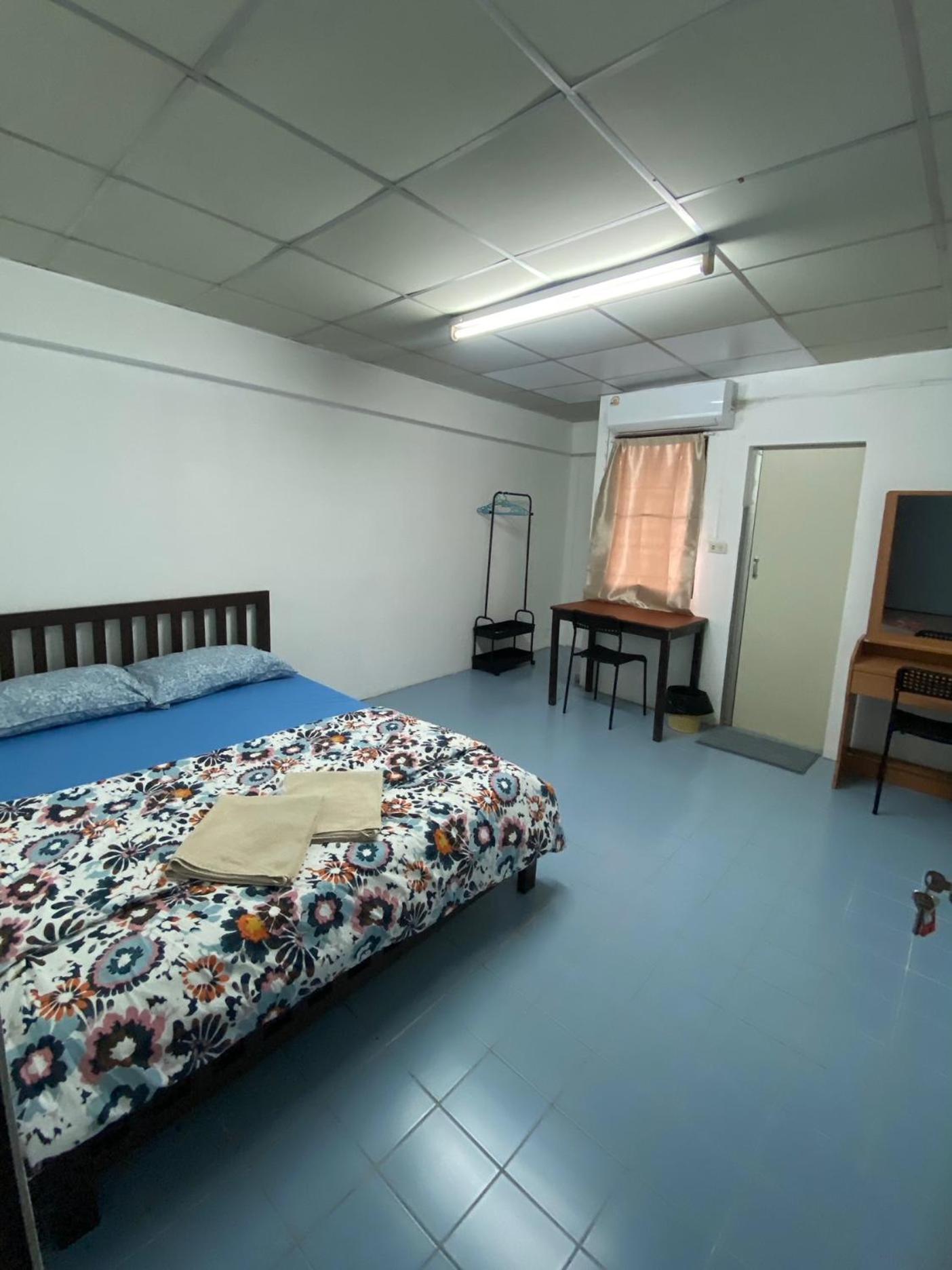 Apartment รัตนากร แมนชั่น Bangkok